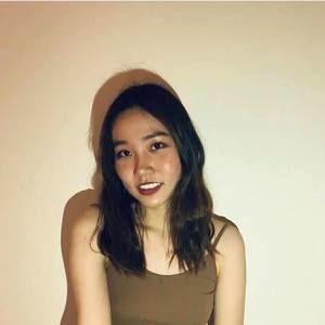 Meet your Posher, Chloe